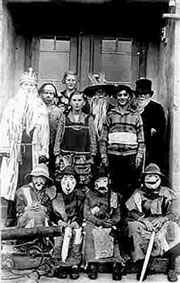 Verkleedt -- f&ouml;r't Theater