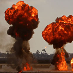 Explosion, &copy; Wikimedia Commons, Jon Sullivan 