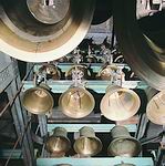 Dat Glockenspeel in St.Marien in L&uuml;beck; en Tweeschen dorvun hangt in Danzig in de Katharinenkark