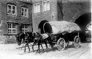 Bi den Z&ouml;llnertorm. Histoorsche Opnahm. Klick op to'n Vergr&ouml;ttern!