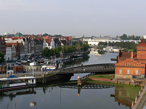 Luftbild vun de Dreihbr&uuml;&uuml;ch.  Klick op to'n Vergr&ouml;ttern!