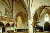 Binneres vun de Kirch mit Lettner